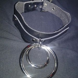 Leather double O ring choker